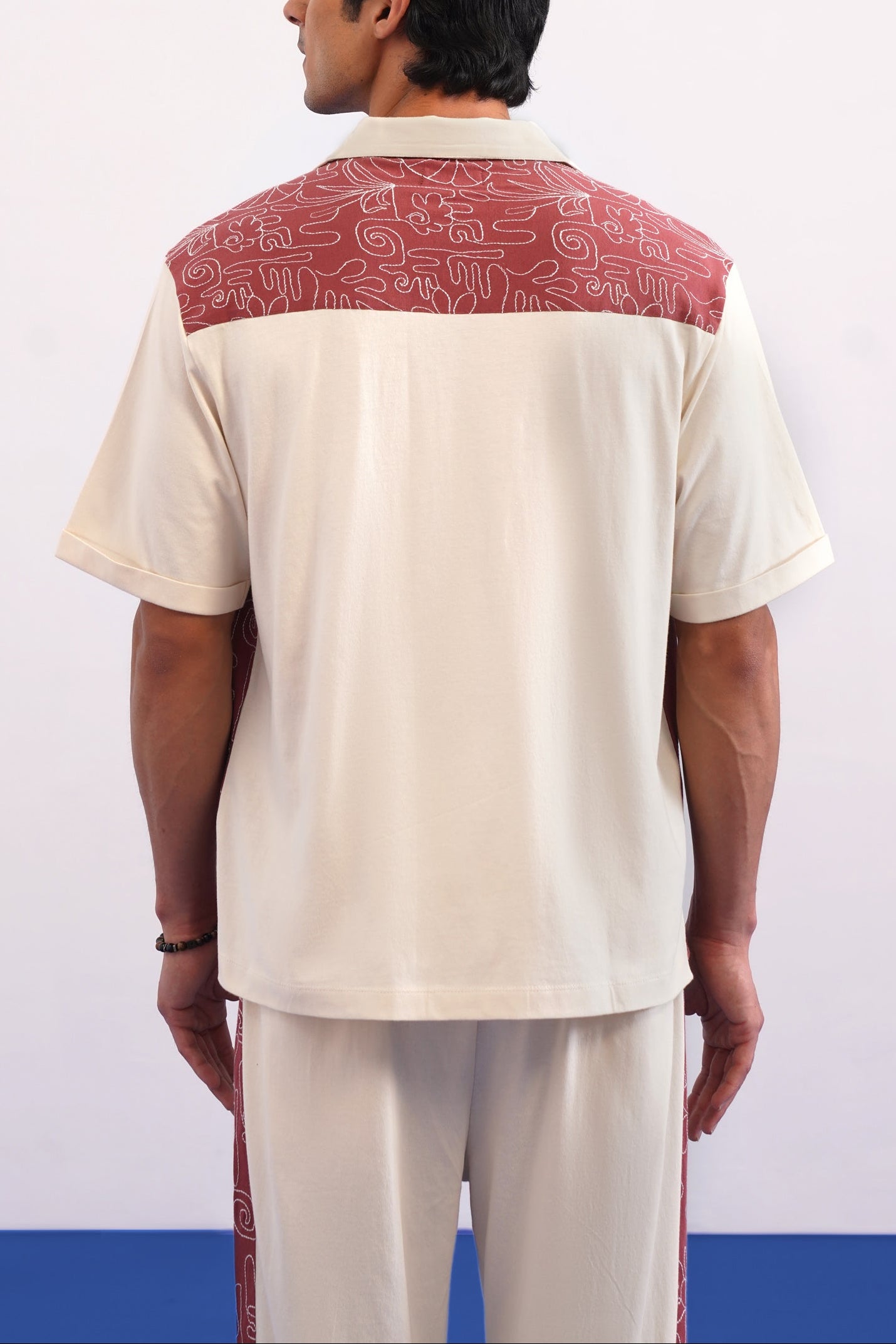 COASTAL GLYPH COTTON KNIT PJ CO-ORD SET - CREAMY CLOUD/APPLE BUTTER